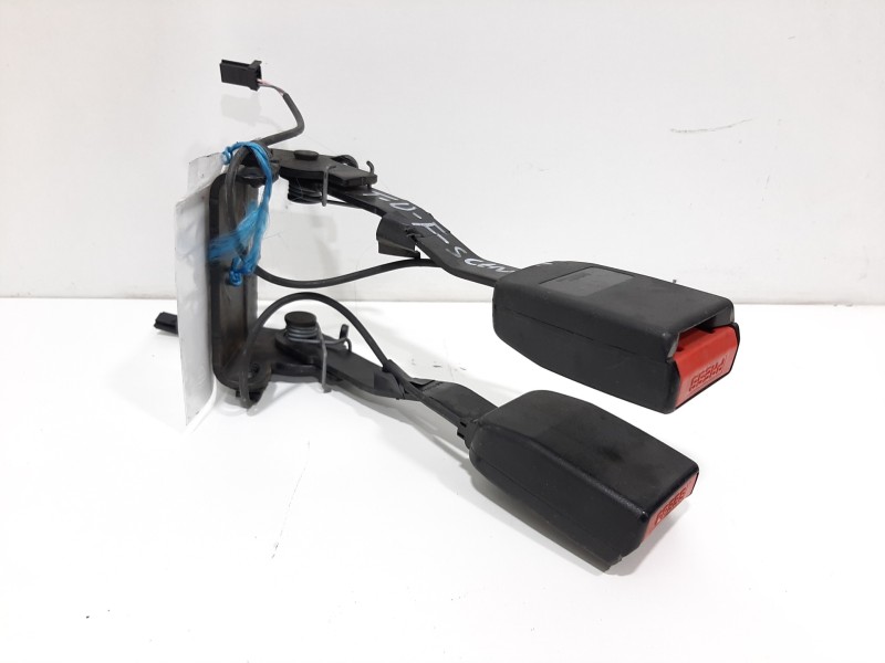 Recambio de enganche cinturon trasero central para renault scenic iii grand bose edition referencia OEM IAM 888225167R  