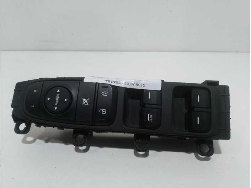 Recambio de mando elevalunas delantero izquierdo para kia niro business referencia OEM IAM 93570G5320  