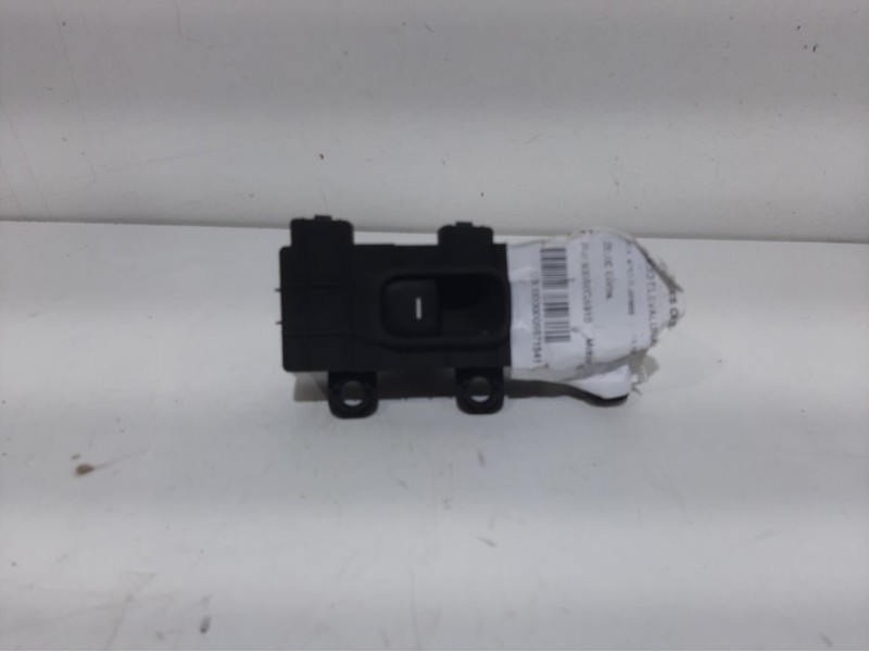 Recambio de mando elevalunas trasero derecho para kia niro business referencia OEM IAM 93590G5910  