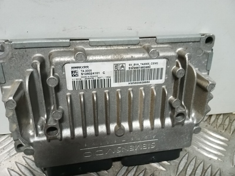 Recambio de centralita motor uce para citroën c4 berlina vtr plus referencia OEM IAM S126024101C  