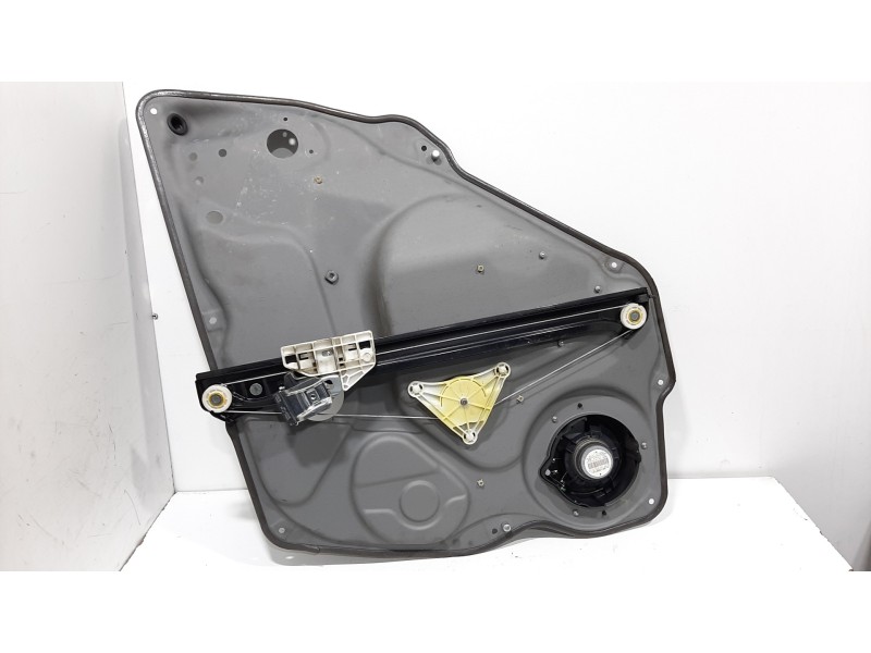 Recambio de elevalunas trasero izquierdo para mercedes-benz clase b (w245) 200 (245.233) referencia OEM IAM A1697301579  