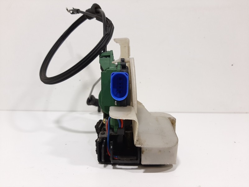 Recambio de cerradura puerta delantera izquierda para volkswagen polo (9n1) highline referencia OEM IAM  8 PINES 