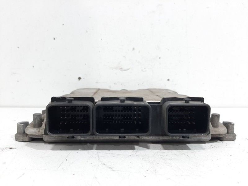 Recambio de centralita motor uce para peugeot 206 berlina xs referencia OEM IAM 281010594  