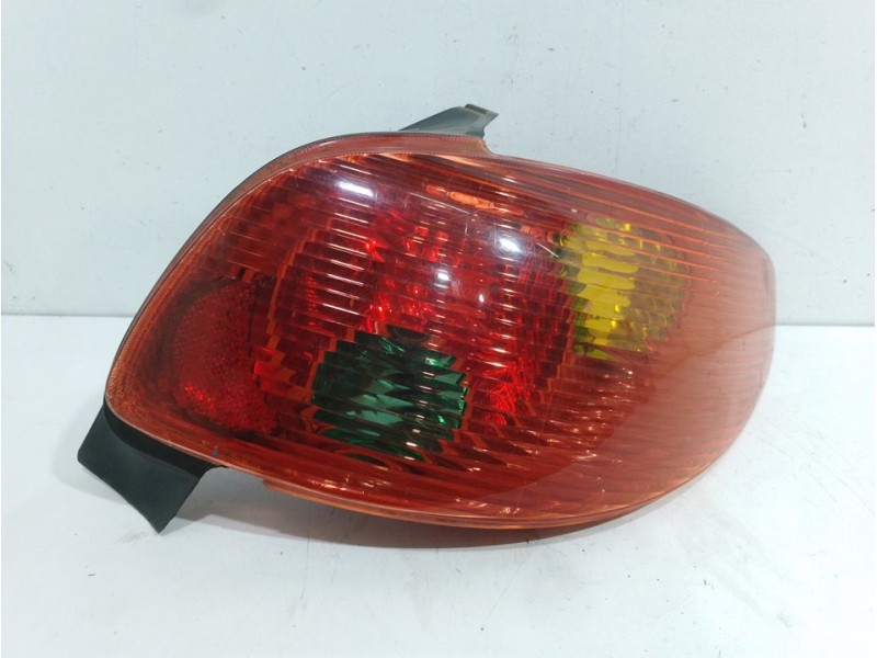 Recambio de piloto trasero derecho para peugeot 206 berlina xs referencia OEM IAM   
