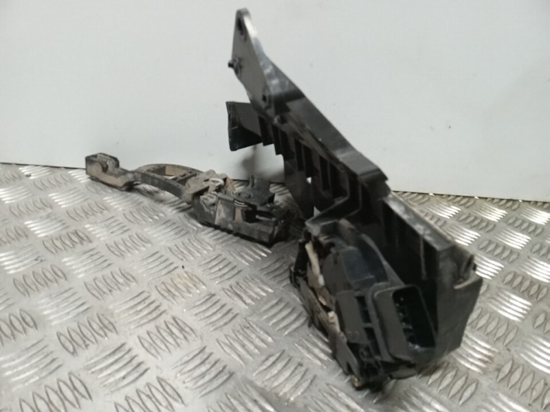 Recambio de cerradura puerta delantera izquierda para ford focus berlina (cap) ambiente (d) referencia OEM IAM 4976083  