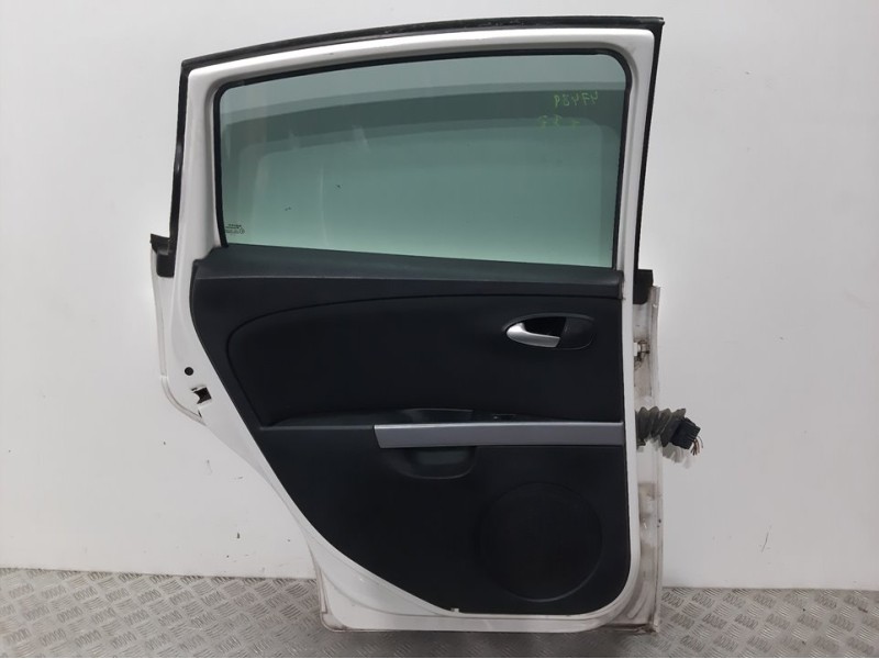 Recambio de puerta trasera izquierda para seat leon (1p1) sport referencia OEM IAM  BLANCO 