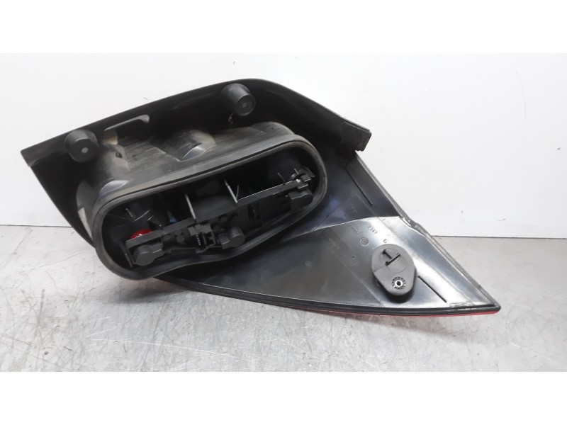 Recambio de piloto trasero izquierdo para renault laguna ii grandtour (kg0) privilege luxe referencia OEM IAM   