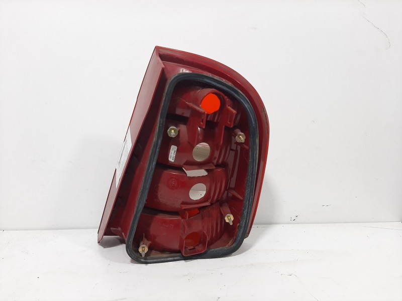 Recambio de piloto trasero izquierdo para skoda fabia (6y2/6y3) attractive referencia OEM IAM    Recambio de piloto trasero izquierdo para skoda fabia (6y2/6y3) attractive referencia OEM IAM