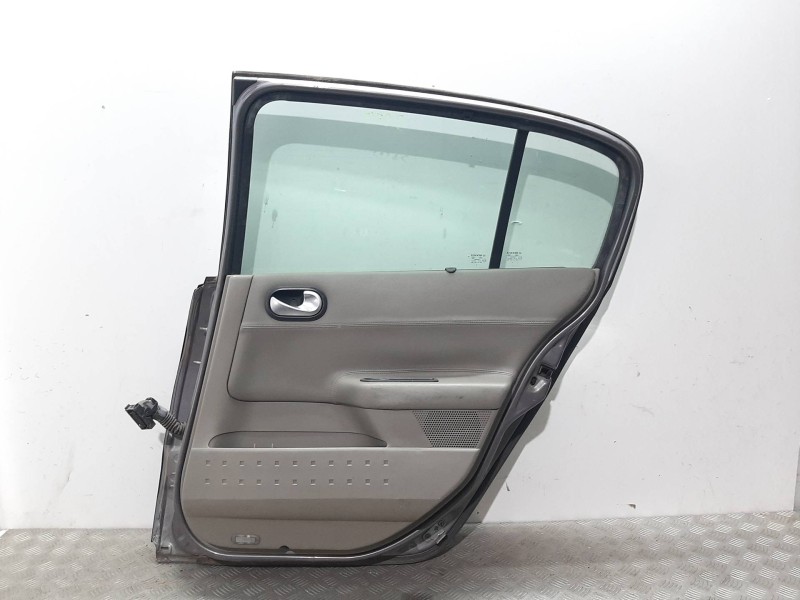 Recambio de puerta trasera derecha para renault megane ii berlina 5p referencia OEM IAM  GRIS 