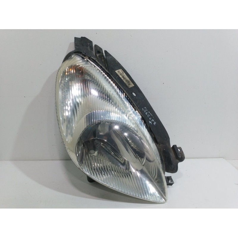 Recambio de faro derecho para citroën xsara picasso 2.0 hdi referencia OEM IAM 6205W0  