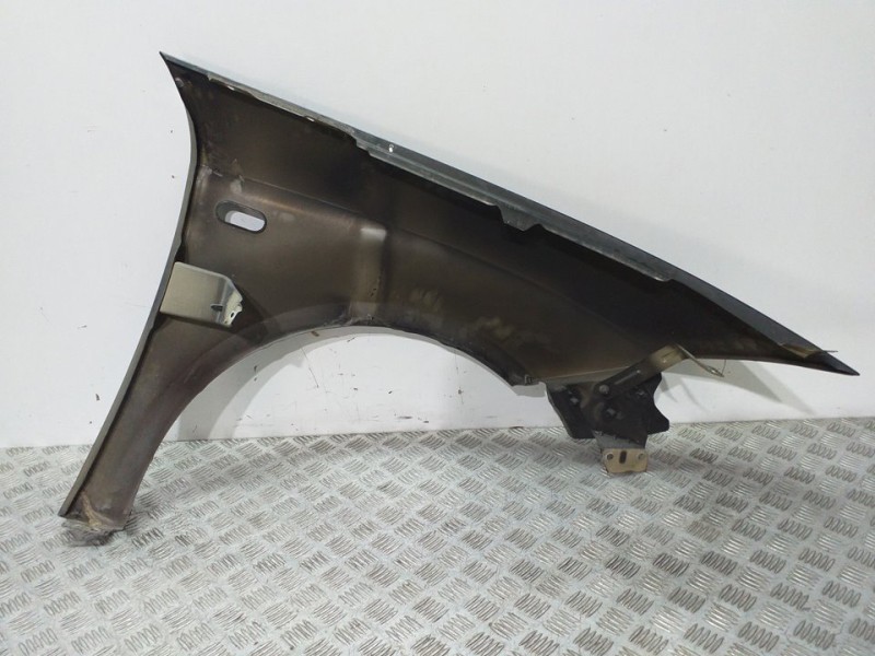 Recambio de aleta delantera izquierda para peugeot 407 st confort referencia OEM IAM  PLATA 