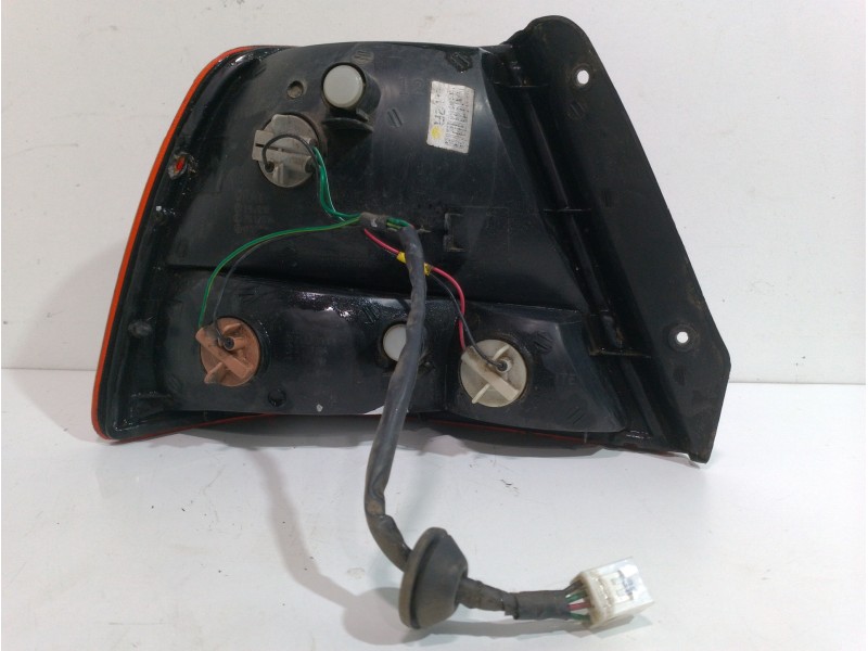 Recambio de piloto trasero derecho para hyundai accent (lc) gls referencia OEM IAM 9240225220  