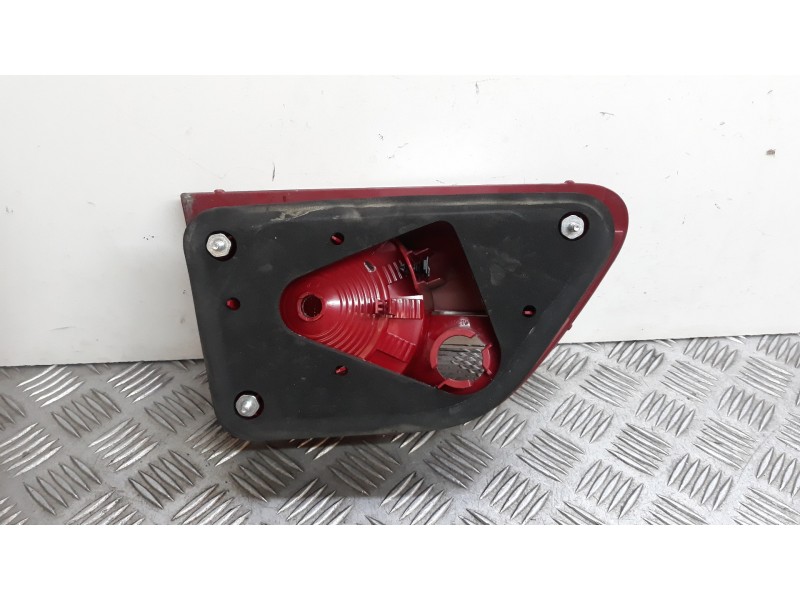 Recambio de piloto porton trasero derecho para seat altea (5p1) arena referencia OEM IAM 5P8945094D  