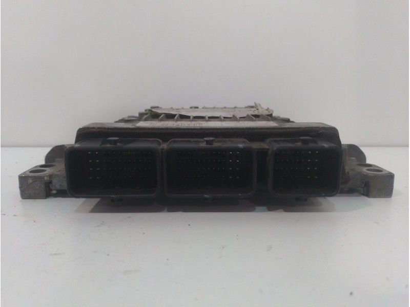 Recambio de centralita motor uce para renault scenic ii emotion plus referencia OEM IAM 8200592611 8200565863 S122326109A