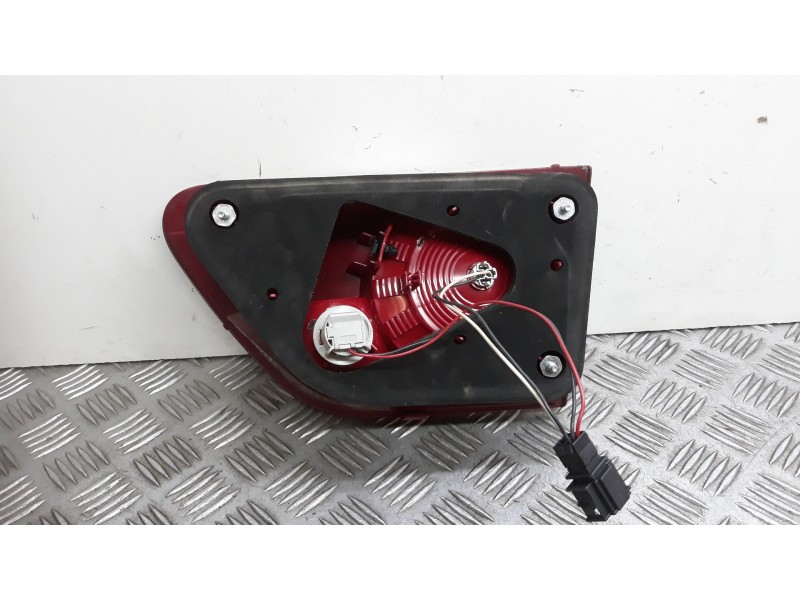 Recambio de piloto porton trasero izquierdo para seat altea (5p1) arena referencia OEM IAM 5P8945093D  