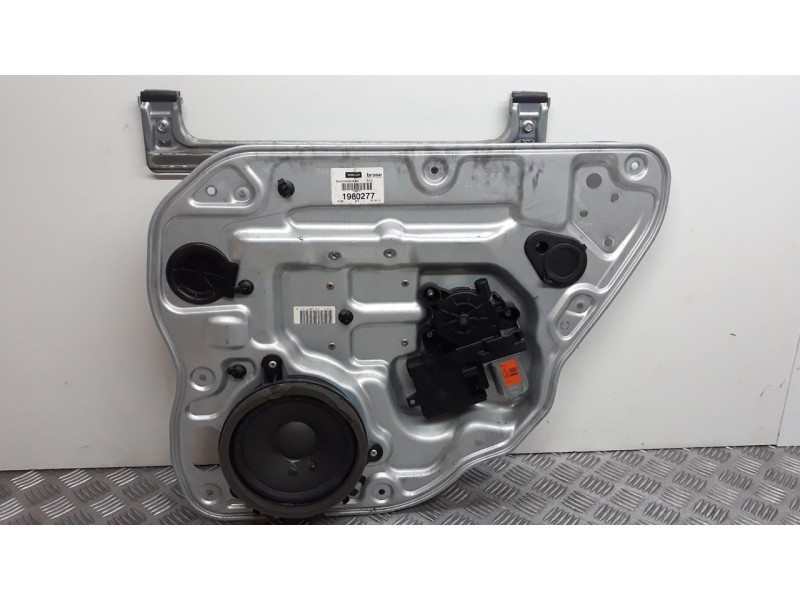 Recambio de elevalunas trasero derecho para volvo v50 familiar 1.6 d kinetic referencia OEM IAM 8679083RH  