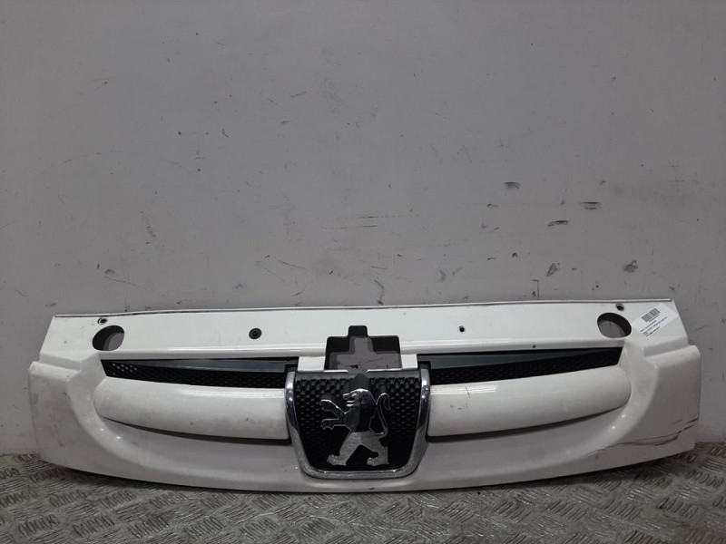 Recambio de rejilla delantera para peugeot partner (s2) combi plus referencia OEM IAM 9644758777 BLANCO 