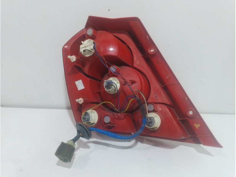 Recambio de piloto trasero derecho para chevrolet kalos 1.2 se referencia OEM IAM 626531  