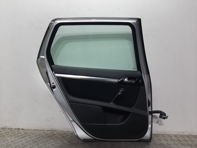 Recambio de puerta trasera izquierda para peugeot 407 sw sport referencia OEM IAM 9006H7 PLATA 