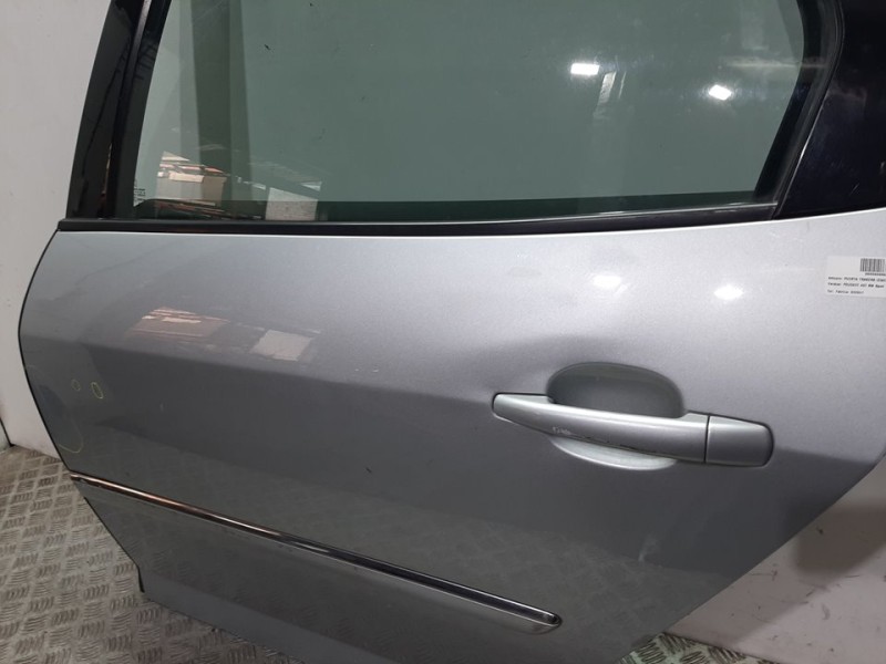 Recambio de puerta trasera izquierda para peugeot 407 sw sport referencia OEM IAM 9006H7 PLATA 