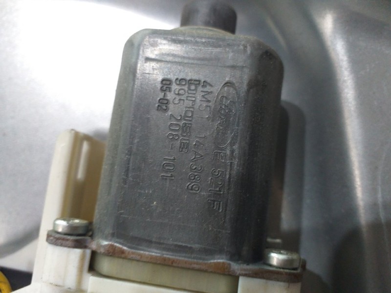 Recambio de elevalunas delantero izquierdo para ford focus berlina (cap) ghia referencia OEM IAM 984570104 4M5TQ4A389 995208101