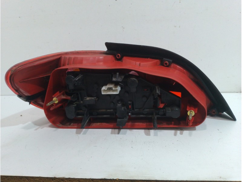 Recambio de piloto trasero derecho para peugeot 406 berlina (s1/s2) stdt referencia OEM IAM 6351L5  