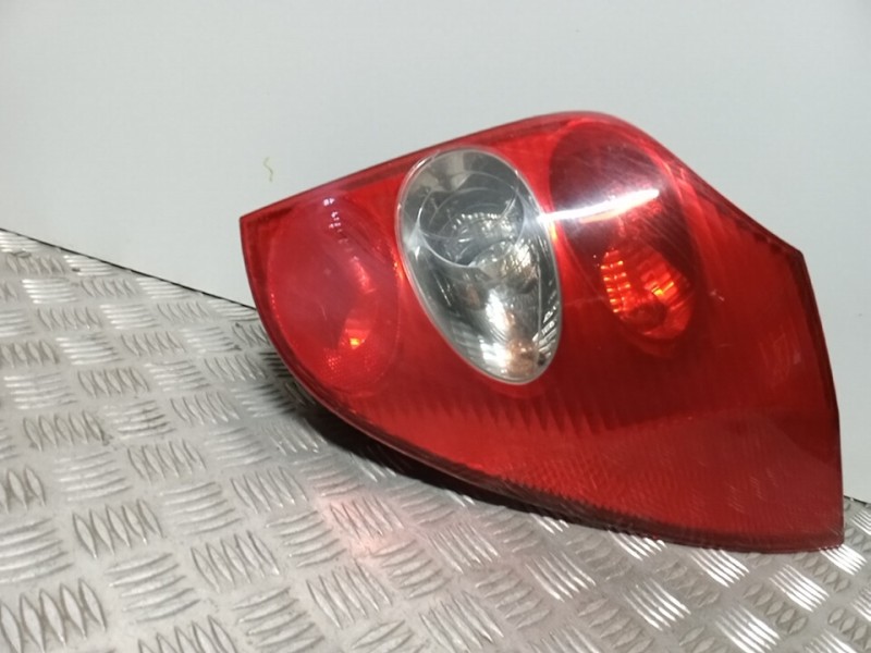 Recambio de piloto trasero derecho para renault laguna ii grandtour (kg0) dynamique referencia OEM IAM 8200703489  