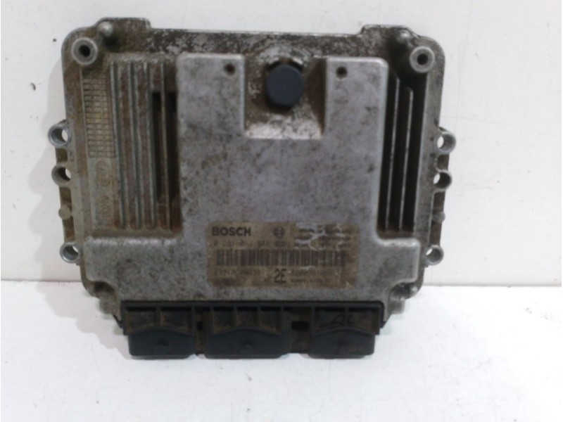 Recambio de centralita motor uce para nissan primera berlina (p12) acenta referencia OEM IAM 0281011646  