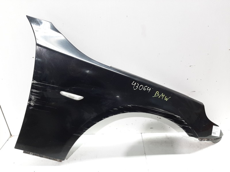 Recambio de aleta delantera derecha para bmw serie 5 berlina (e60) 525d referencia OEM IAM 41357111430 NEGRO 