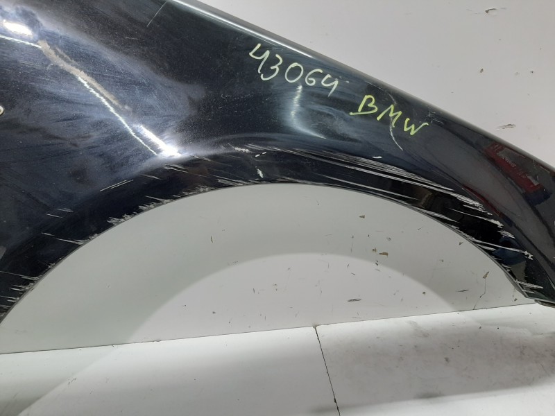 Recambio de aleta delantera derecha para bmw serie 5 berlina (e60) 525d referencia OEM IAM 41357111430 NEGRO 