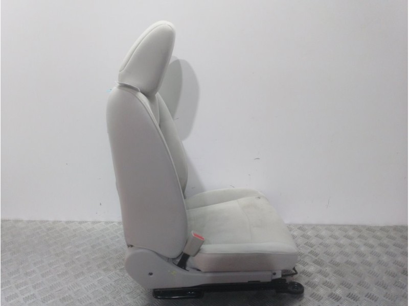 Recambio de asiento delantero izquierdo para nissan leaf basis referencia OEM IAM  BLANCO 