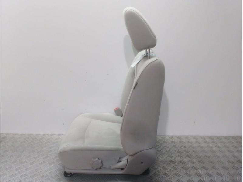Recambio de asiento delantero izquierdo para nissan leaf basis referencia OEM IAM  BLANCO 