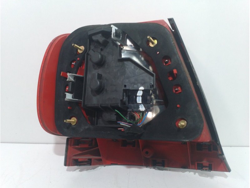 Recambio de piloto trasero derecho para audi a4 berlina (b5) 2.4 referencia OEM IAM   