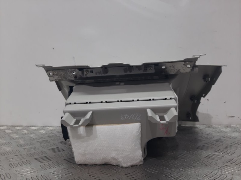 Recambio de guantera para nissan leaf basis referencia OEM IAM 685203ND0A  