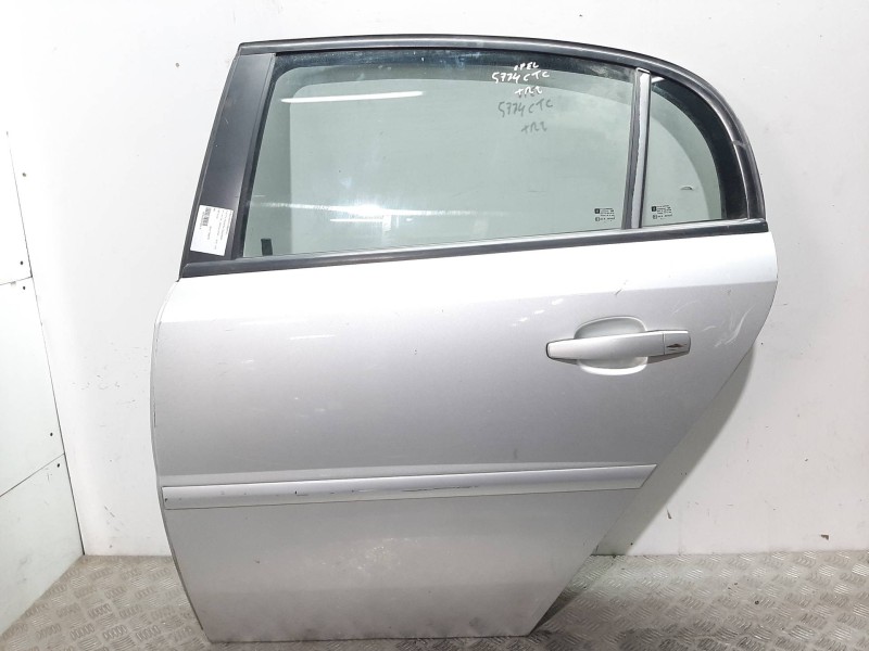 Recambio de puerta trasera izquierda para opel vectra c berlina comfort referencia OEM IAM  PLATA 