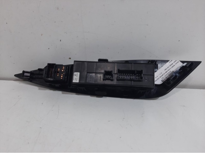 Recambio de mando elevalunas delantero izquierdo para nissan leaf basis referencia OEM IAM   