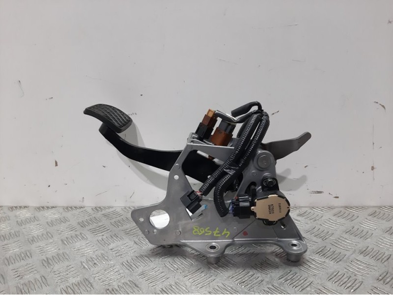 Recambio de pedal freno para nissan leaf basis referencia OEM IAM   