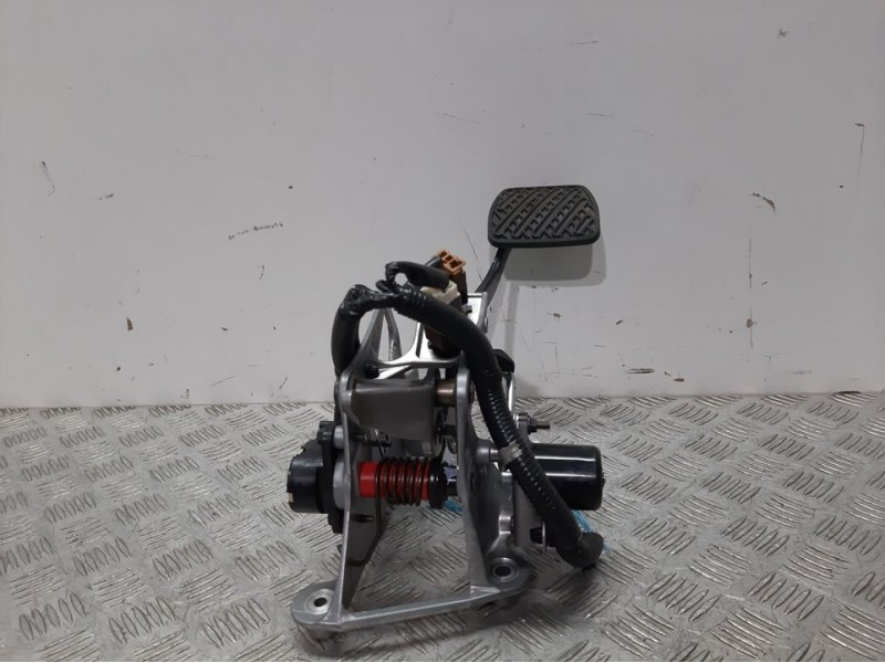 Recambio de pedal freno para nissan leaf basis referencia OEM IAM   