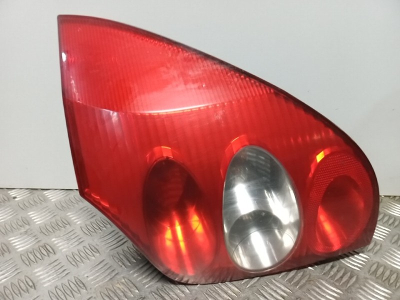 Recambio de piloto trasero derecho para renault laguna ii grandtour (kg0) initiale referencia OEM IAM 8200703489  