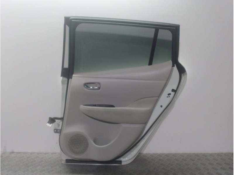 Recambio de puerta trasera derecha para nissan leaf basis referencia OEM IAM   