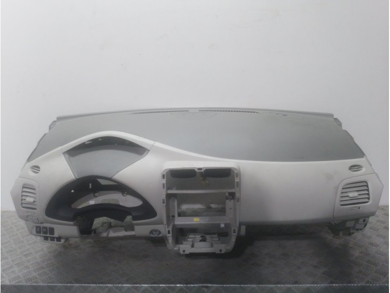 Recambio de salpicadero para nissan leaf basis referencia OEM IAM 682003NA0A  