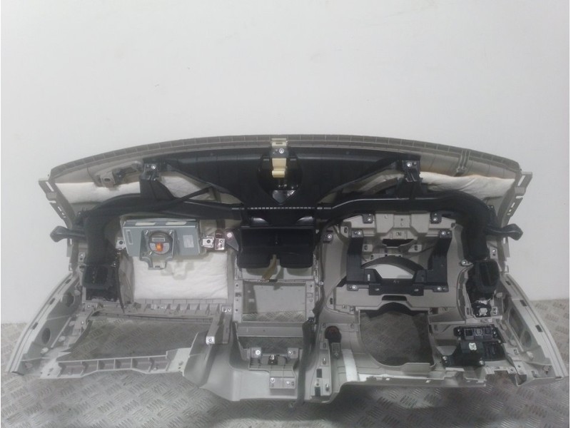 Recambio de salpicadero para nissan leaf basis referencia OEM IAM 682003NA0A  