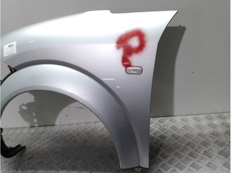 Recambio de aleta delantera izquierda para audi a2 (8z) 1.4 referencia OEM IAM 8Z0821105C PLATA 