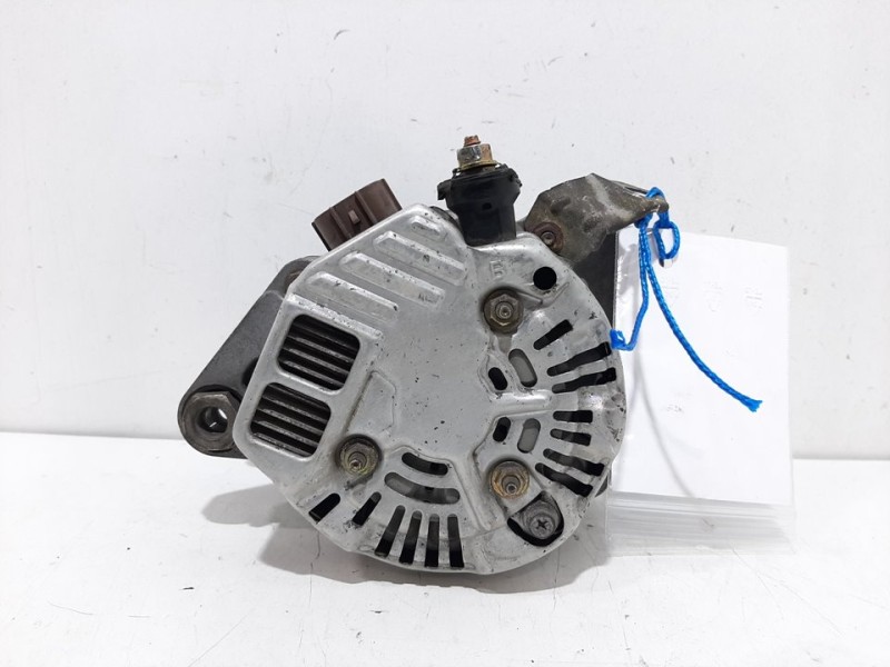 Recambio de alternador para toyota auris básico referencia OEM IAM 2706033020  
