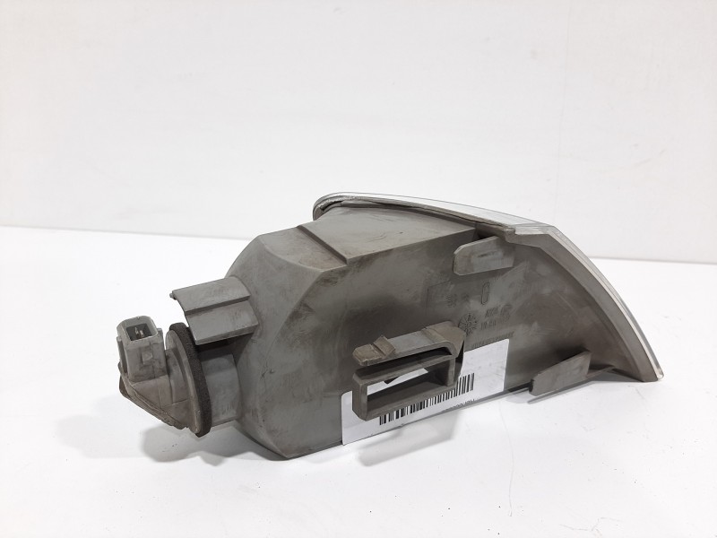 Recambio de piloto delantero izquierdo para citroën xantia berlina 1.9 td seduction referencia OEM IAM 630369  