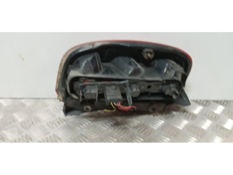 Recambio de piloto trasero derecho para nissan micra (k12e) acenta referencia OEM IAM 26554AX720  