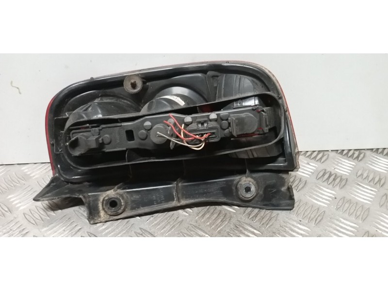 Recambio de piloto trasero izquierdo para nissan micra (k12e) acenta referencia OEM IAM 26559AX720  