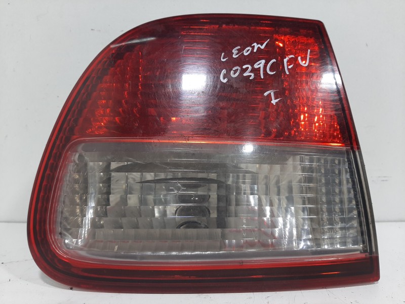 Recambio de piloto trasero izquierdo para seat leon (1m1) signo referencia OEM IAM 1M6945111   Recambio de piloto trasero izquierdo para seat leon (1m1) signo referencia OEM IAM 1M6945111