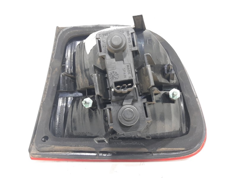 Recambio de piloto trasero izquierdo para seat leon (1m1) signo referencia OEM IAM 1M6945111   Recambio de piloto trasero izquierdo para seat leon (1m1) signo referencia OEM IAM 1M6945111