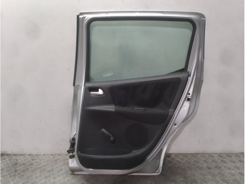 Recambio de puerta trasera derecha para peugeot 207 sw confort referencia OEM IAM 9008V5 PLATA 